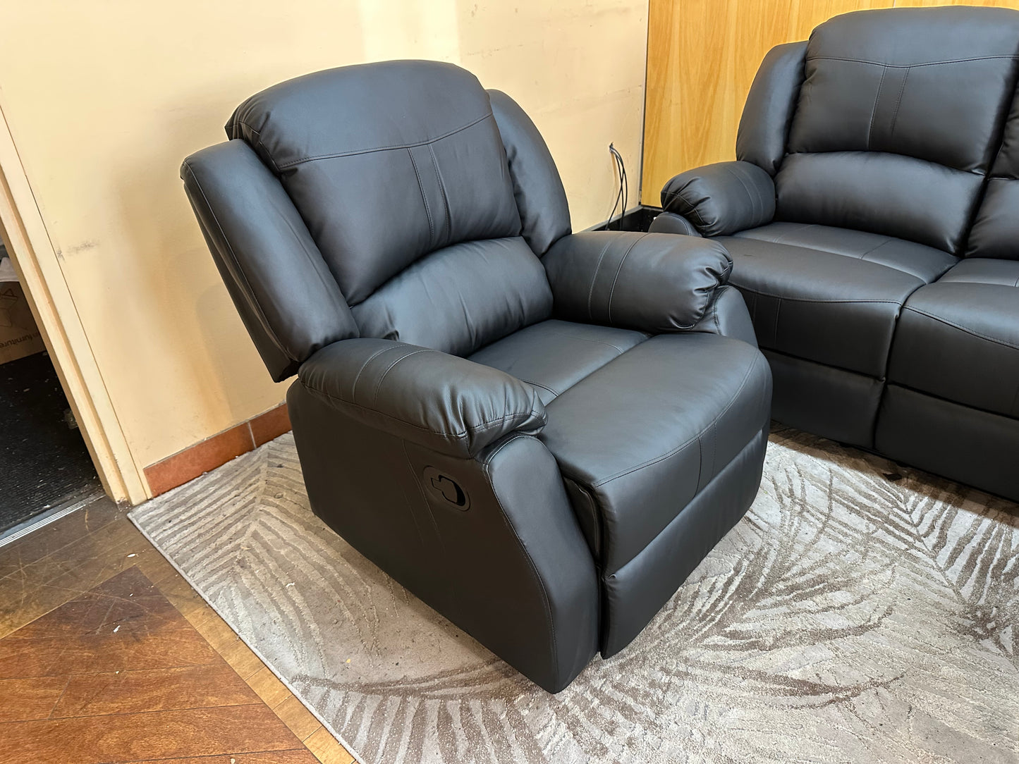 6 Seater Leather Recliner Set