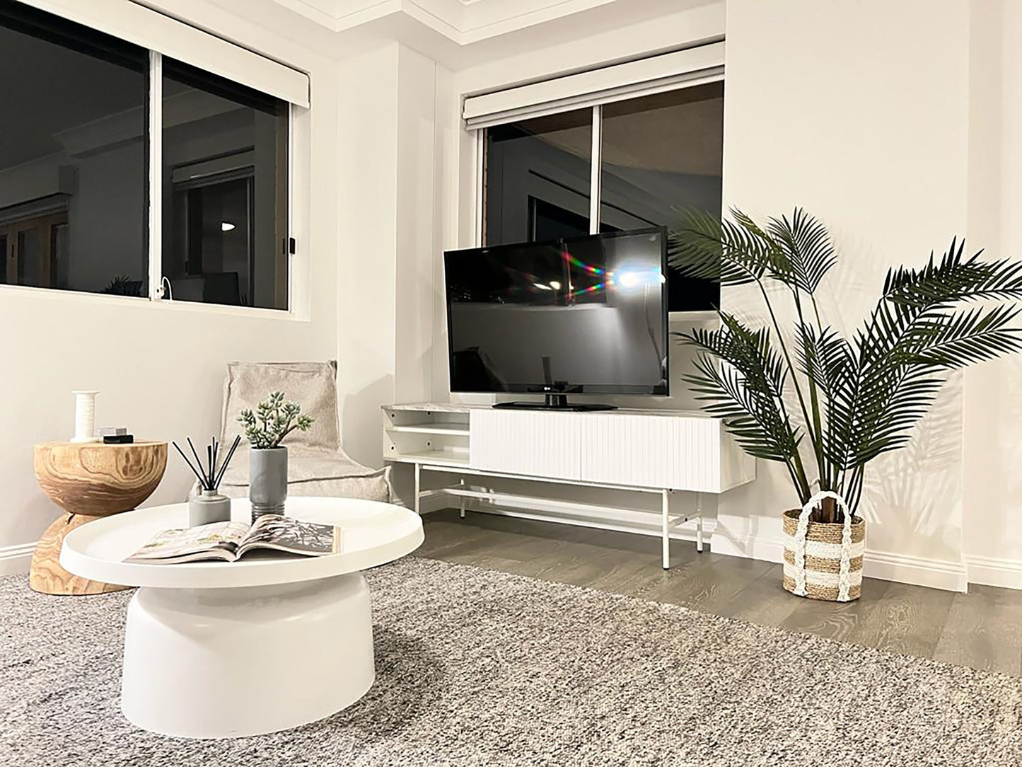 Scarlet Entertainment Unit