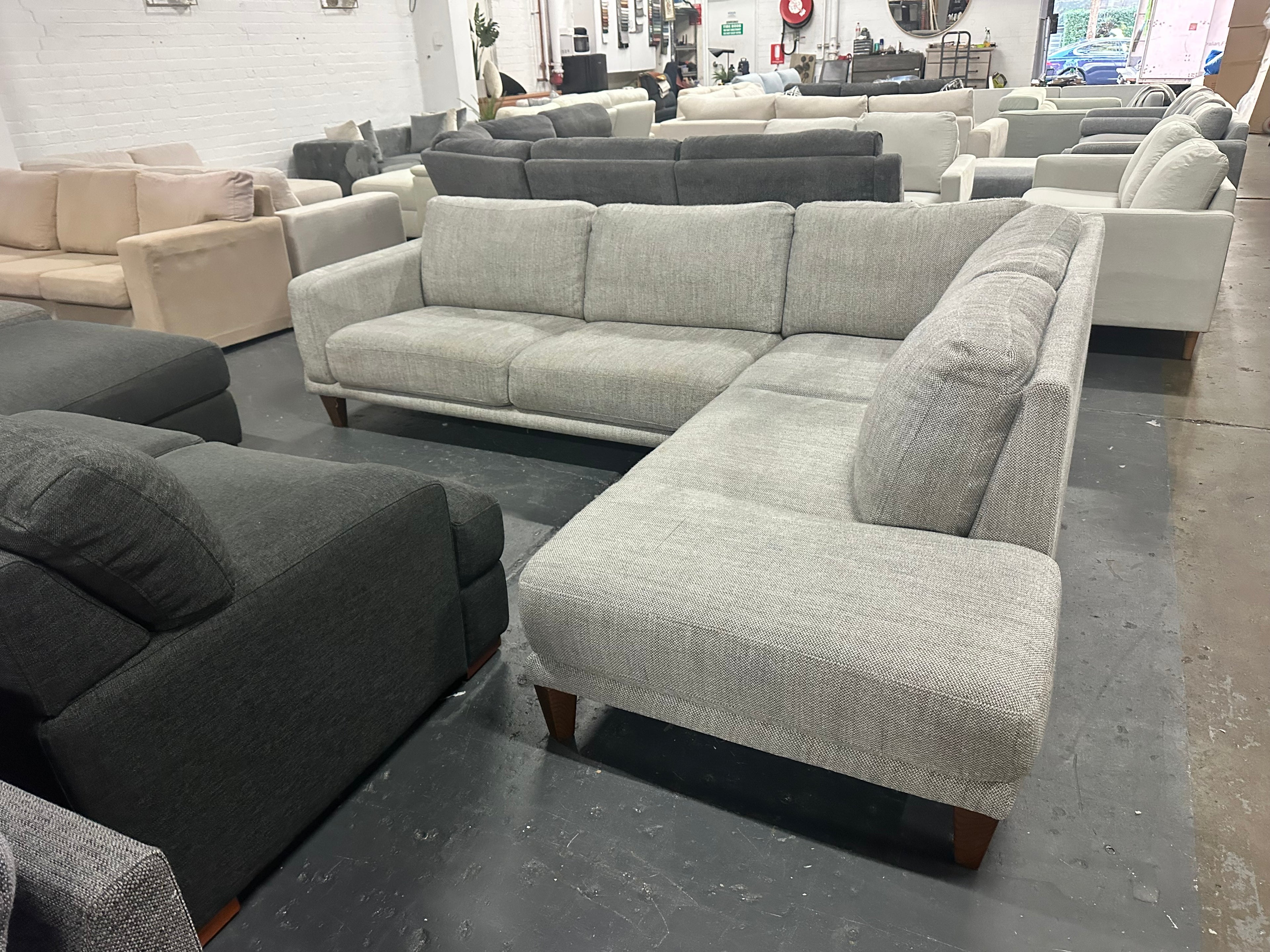 🔥 Massive Freedom Furniture L-Shape Sofa 🔥