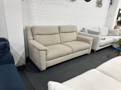 ✨ PLUSH 2.5 SEATER SOFA – ULTIMATE COMFORT ✨
