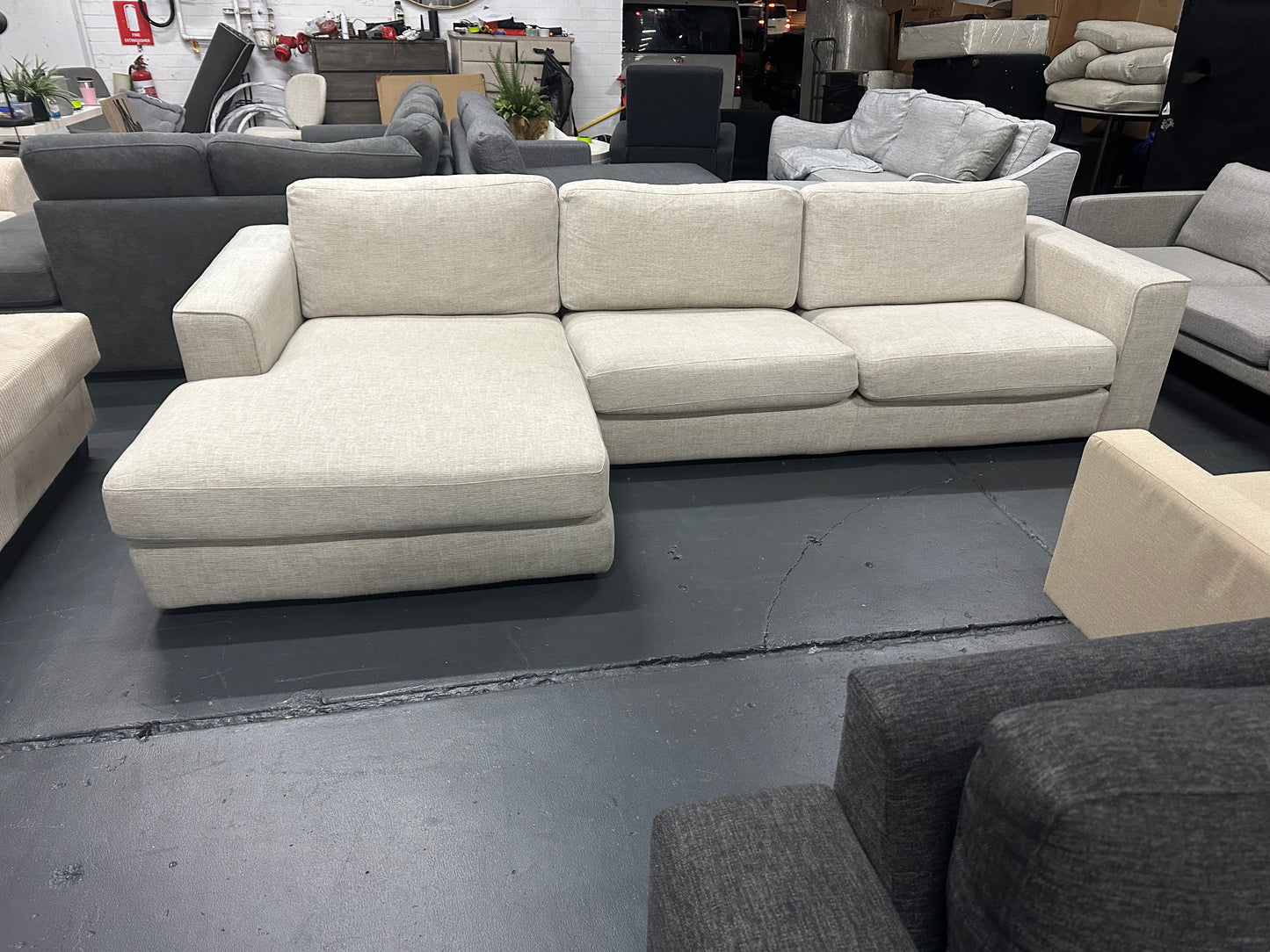 ✨ NICK SCALI DESIGNER L SHAPE SOFA ✨