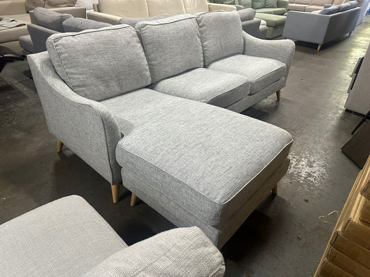 Beautiful pre owned Freedom Maddox sofa. Chaise reversible can be left or right