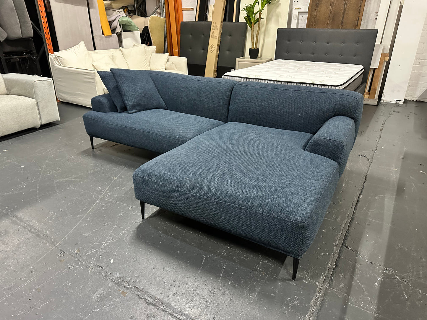 🔥 🛋️ Brosa Designer Chaise Lounge – Modern Luxury! 💙 🔥