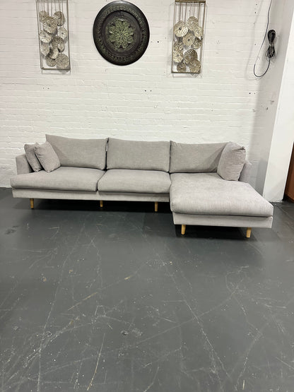 🔥 Freedom Furniture Designer Chaise Lounge – As New Condition 🔥