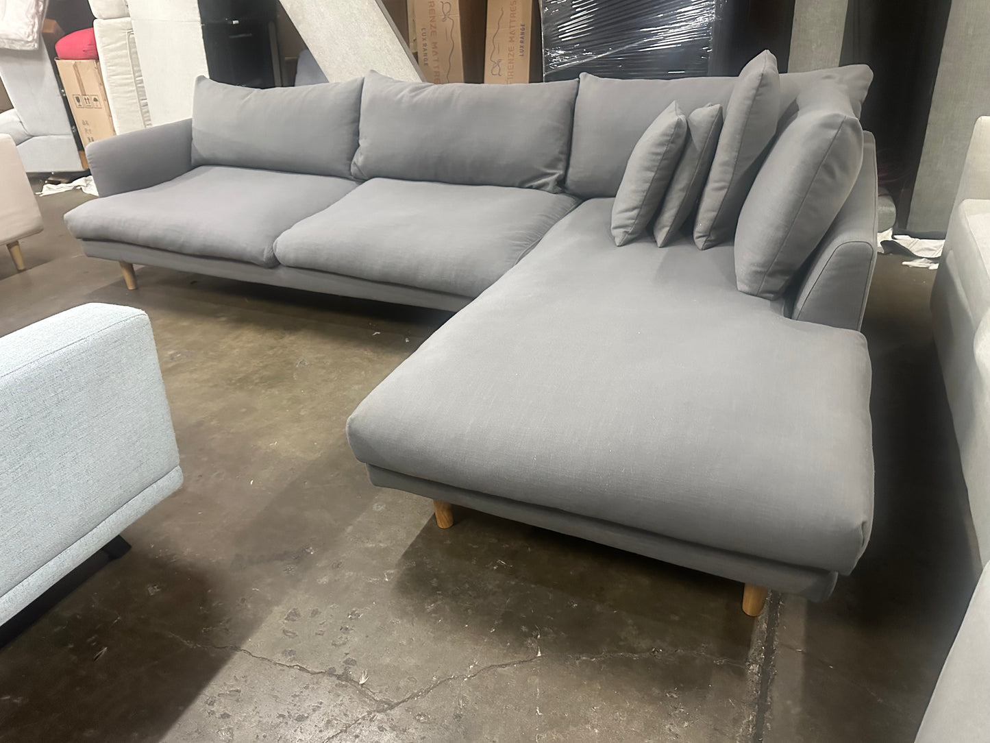 Extremely comfortable Nick Scali Cloud sofa. PREOWEND perfect condition. Modular. Will be professionally steam cleaned before delivery, pick up