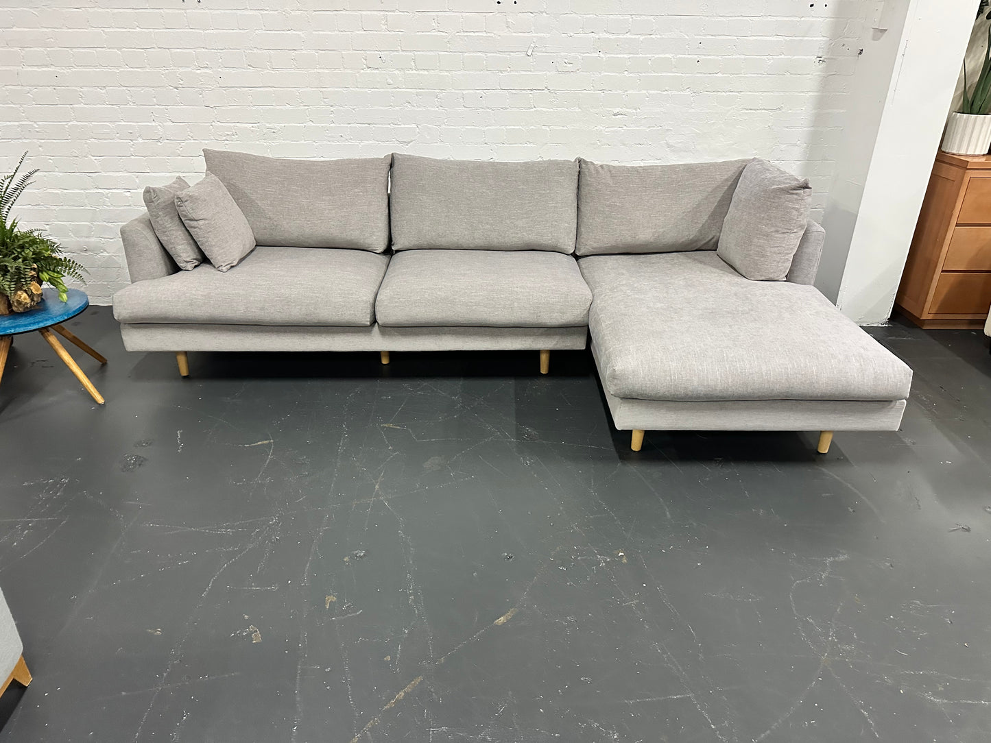 🔥 Freedom Furniture Designer Chaise Lounge – As New Condition 🔥