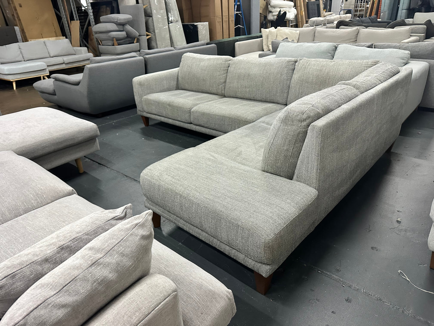 🔥 Massive Freedom Furniture L-Shape Sofa 🔥