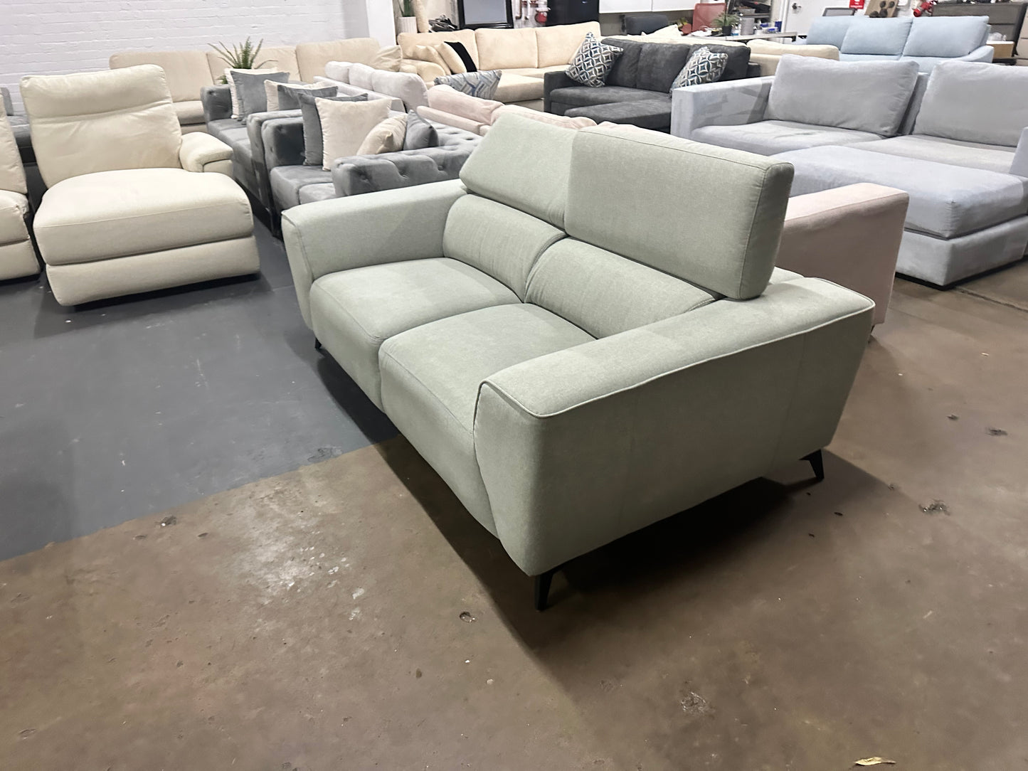 🛋️ Modern 2.5 Seater Sofa | Adjustable Headrests | As New | $450 🛋️