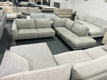 🔥 Massive Freedom Furniture L-Shape Sofa 🔥
