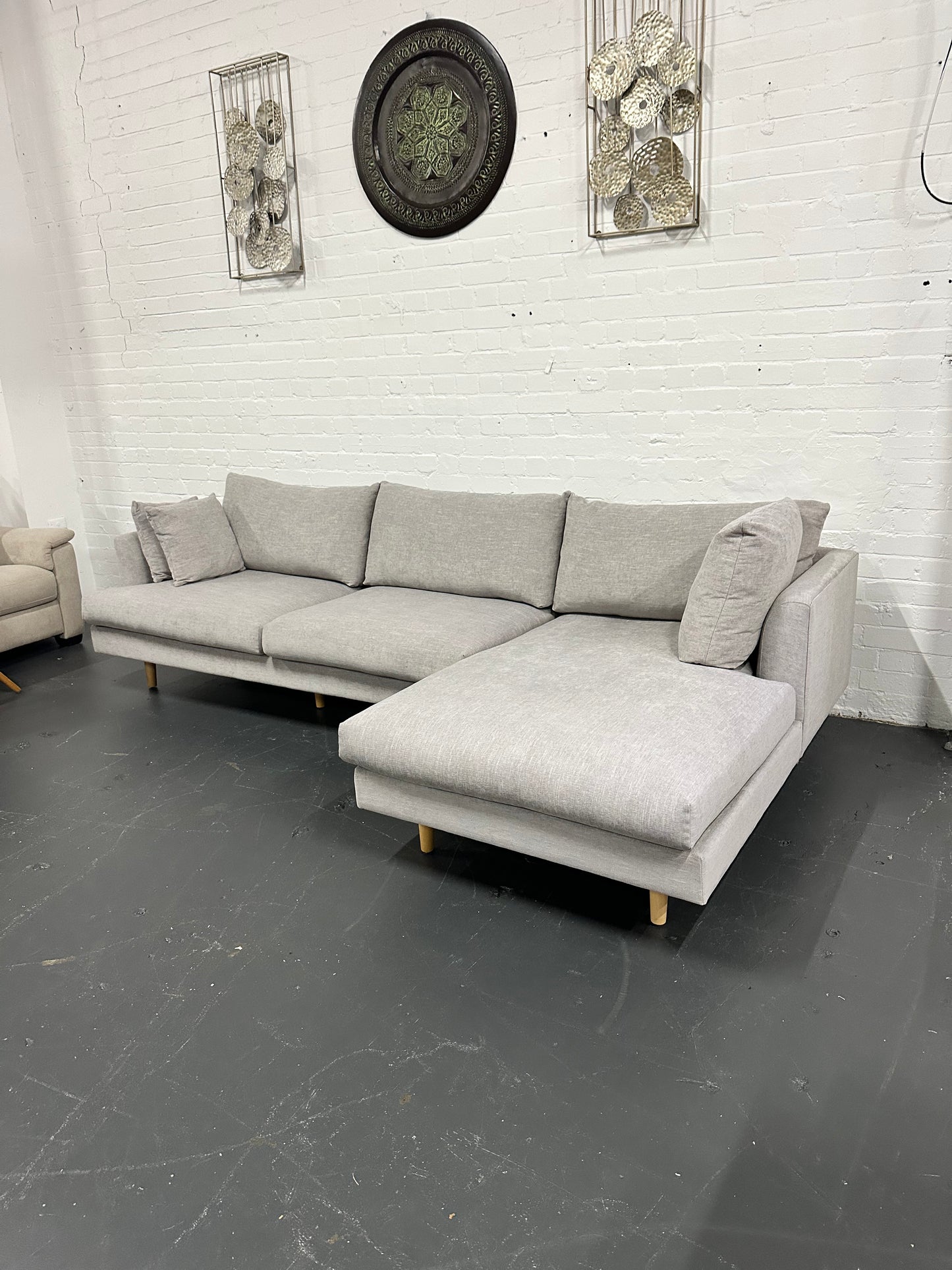 🔥 Freedom Furniture Designer Chaise Lounge – As New Condition 🔥