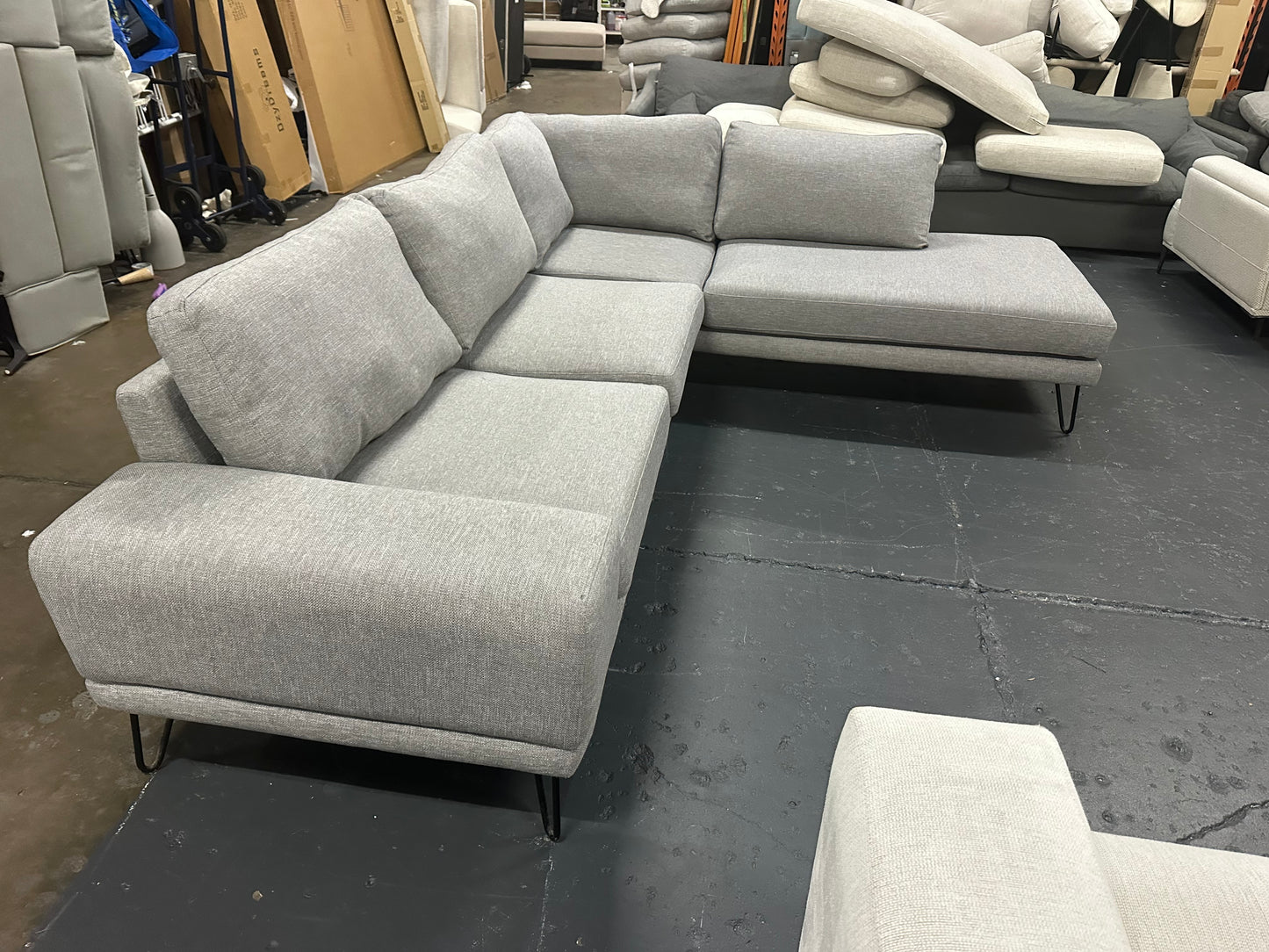 ✨ BEAUTIFUL MODERN DESIGNER L SHAPE SOFA! BRAND FOCUS ON!!! ✨
