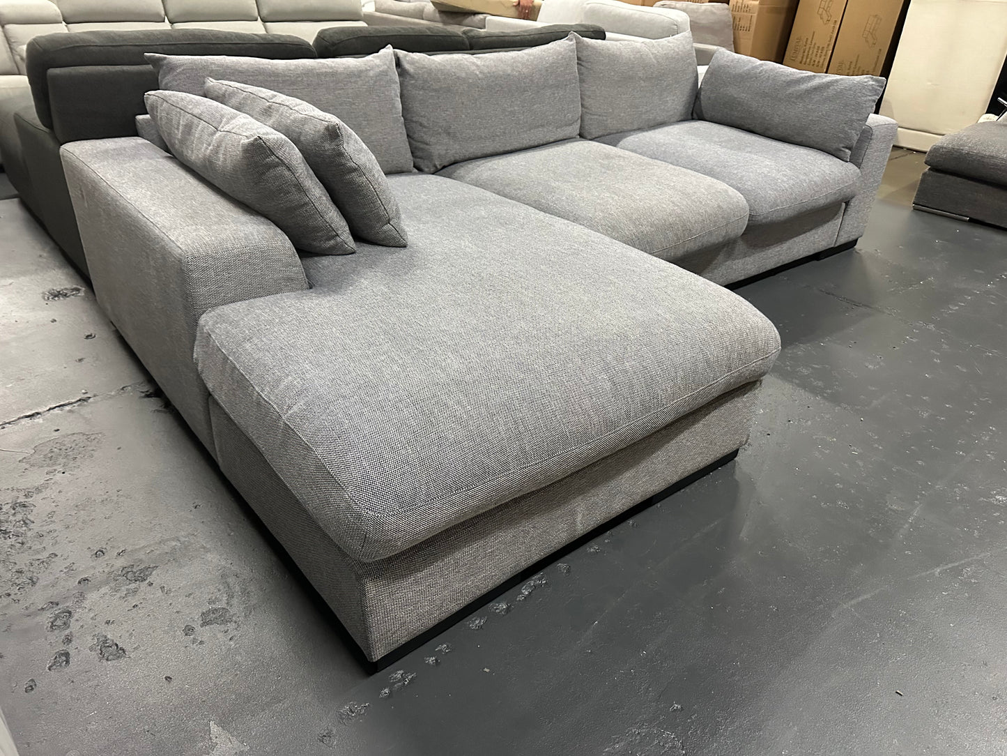 🔥 PREMIUM L SHAPE SOFA – AS NEW CONDITION! PROFESSIONALLY STEAM CLEANED FEATHER FILLED CUSHIONS🔥