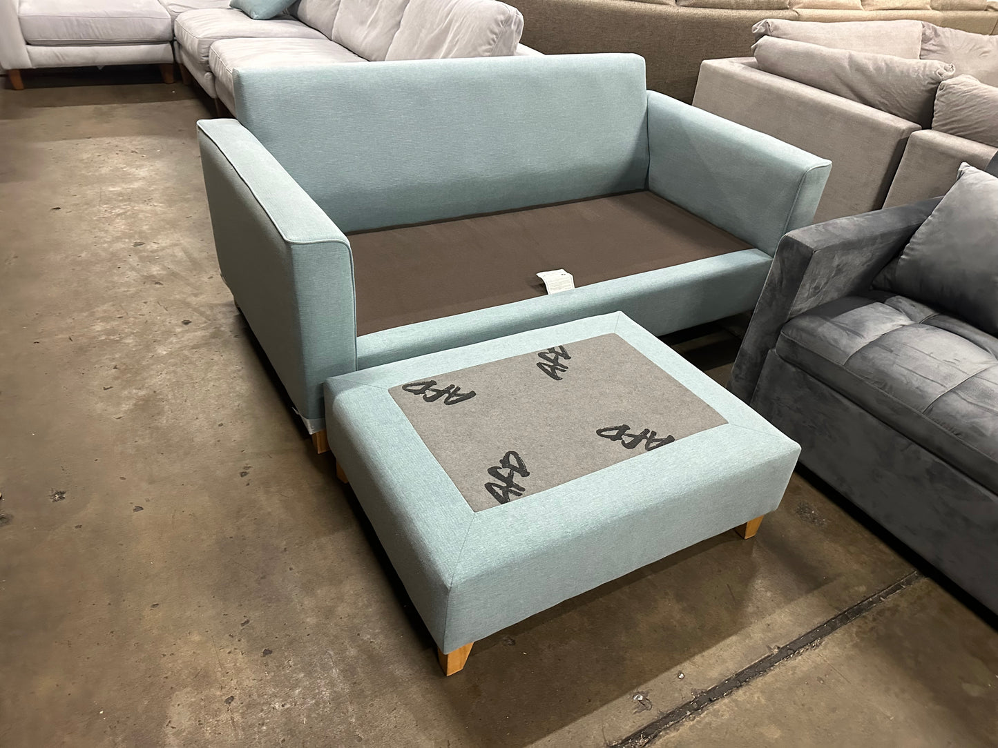 Stylish Reversible chaise L shape Fabric Sofa