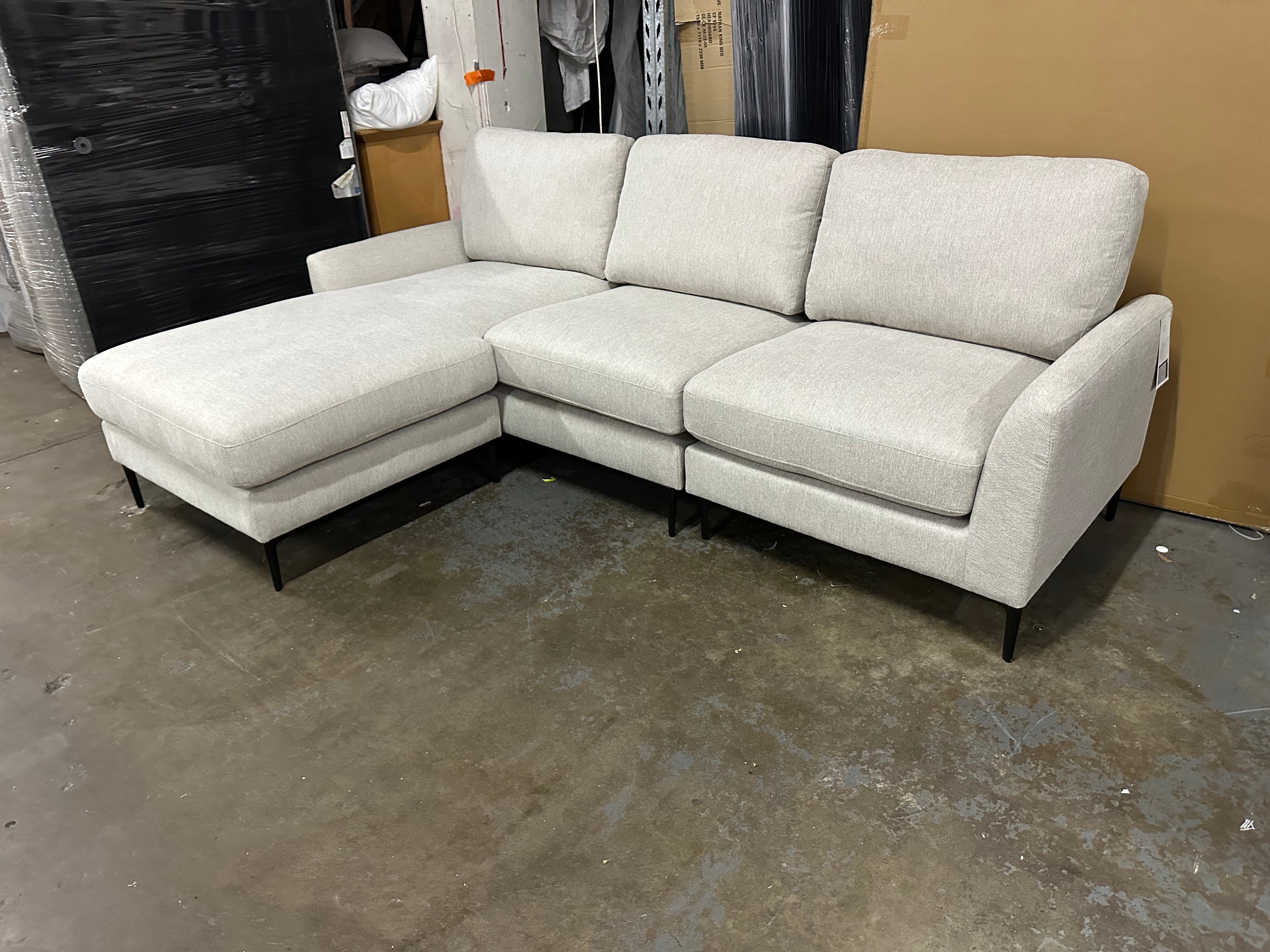 ✨ Modern L-Shape Sofa with Reversible Chaise – Cream Fabric
