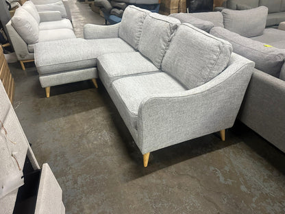 Beautiful pre owned Freedom Maddox sofa. Chaise reversible can be left or right