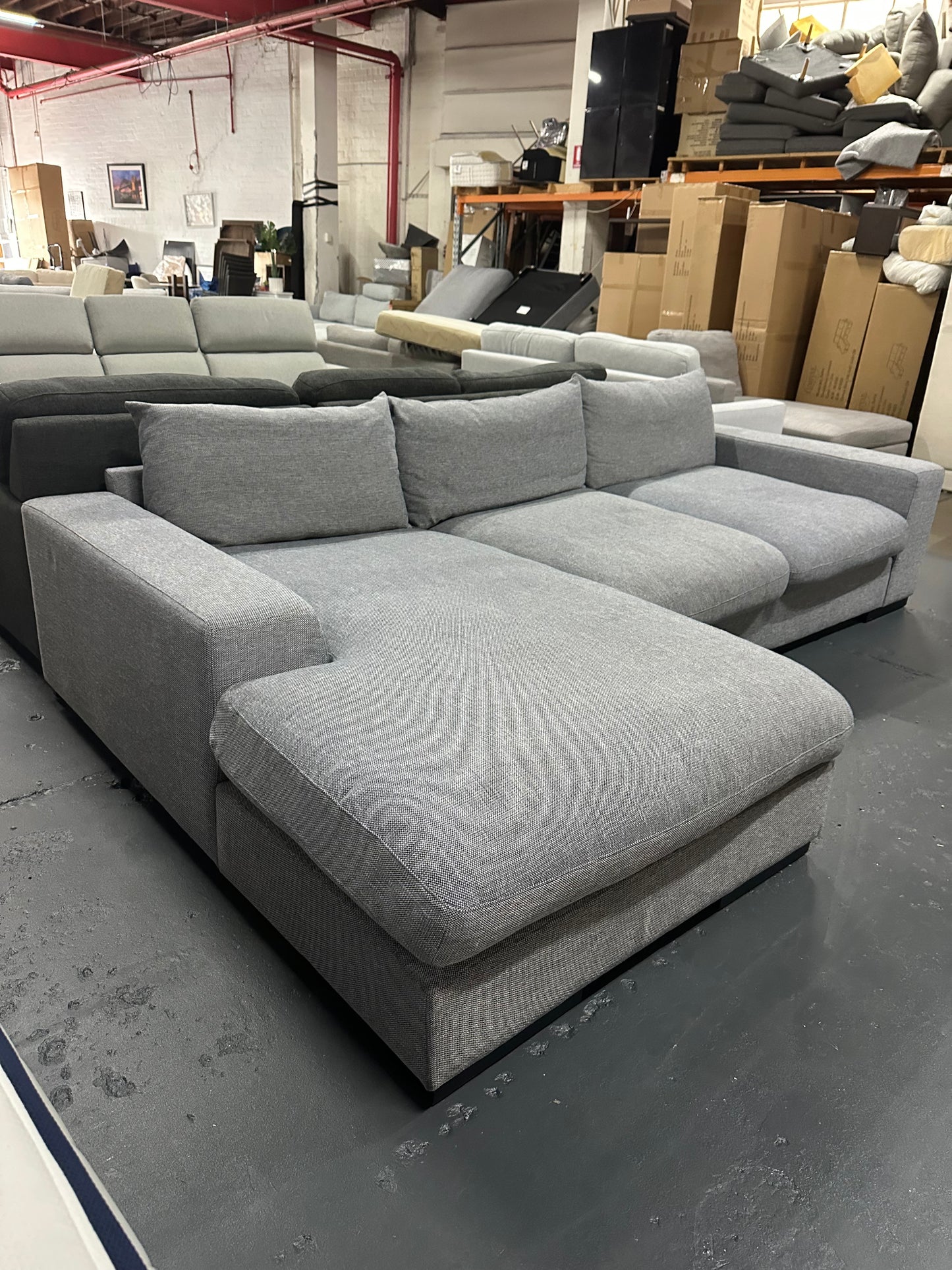 🔥 PREMIUM L SHAPE SOFA – AS NEW CONDITION! PROFESSIONALLY STEAM CLEANED FEATHER FILLED CUSHIONS🔥