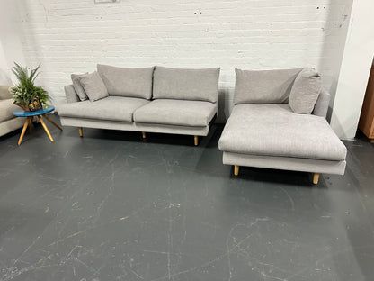 🔥 Freedom Furniture Designer Chaise Lounge – As New Condition 🔥