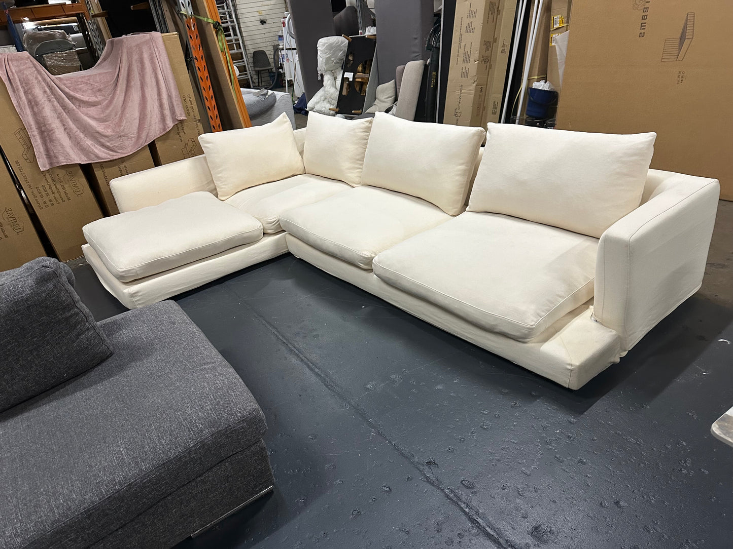 Lounge Lovers Long Island Modular Sofa – Premium Cream Linen

✨ Luxury, comfort and practicality all in one sofa!