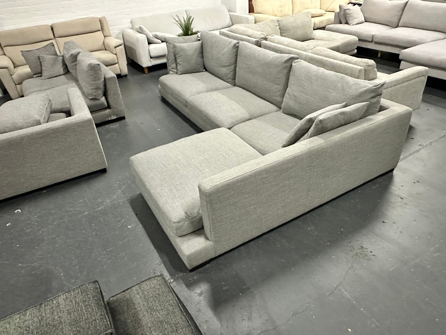 ✨ 🛋️ Freedom Long Island L-Shape Sofa 🛋️ ✨