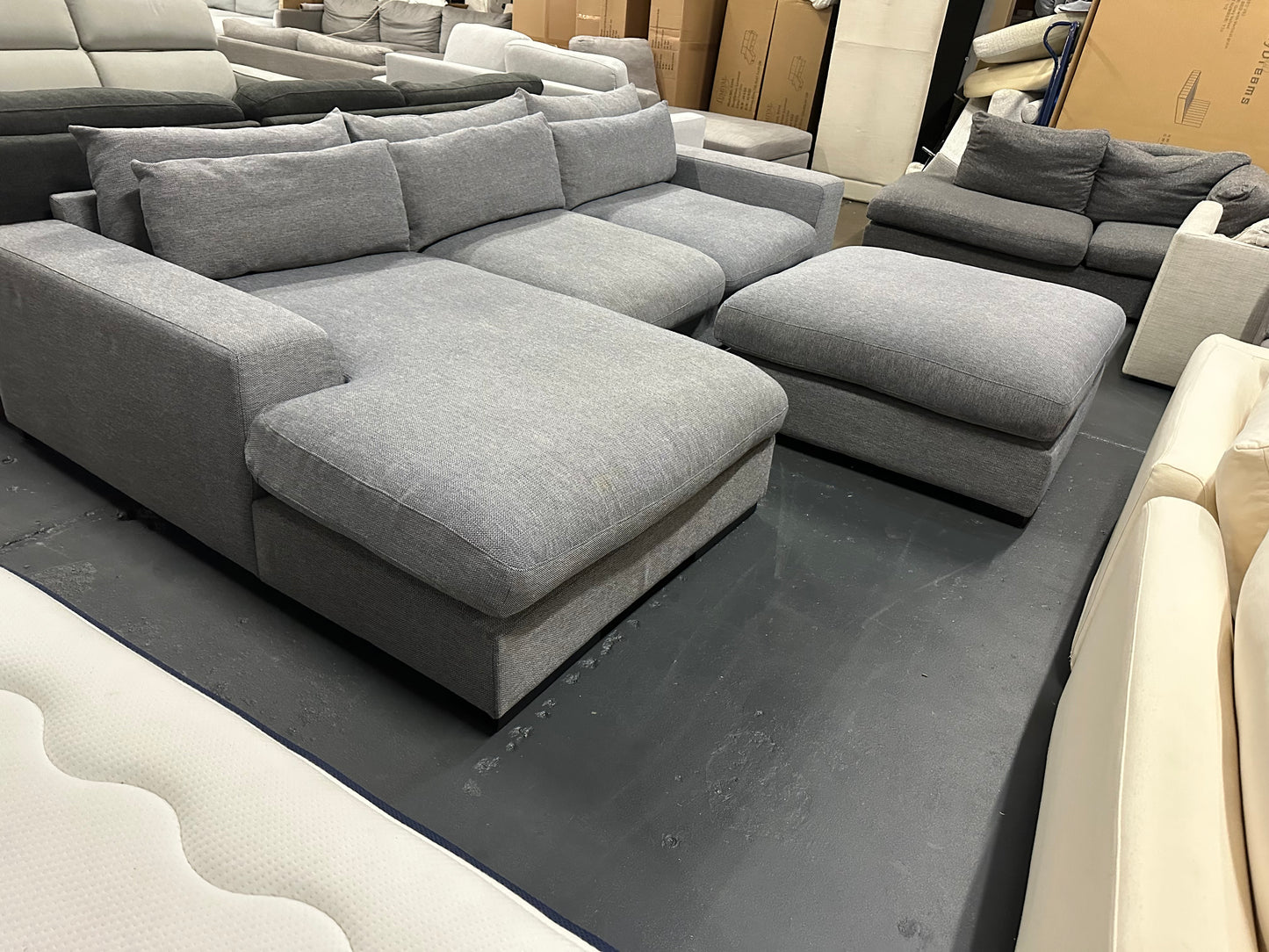 🔥 PREMIUM L SHAPE SOFA – AS NEW CONDITION! PROFESSIONALLY STEAM CLEANED FEATHER FILLED CUSHIONS🔥