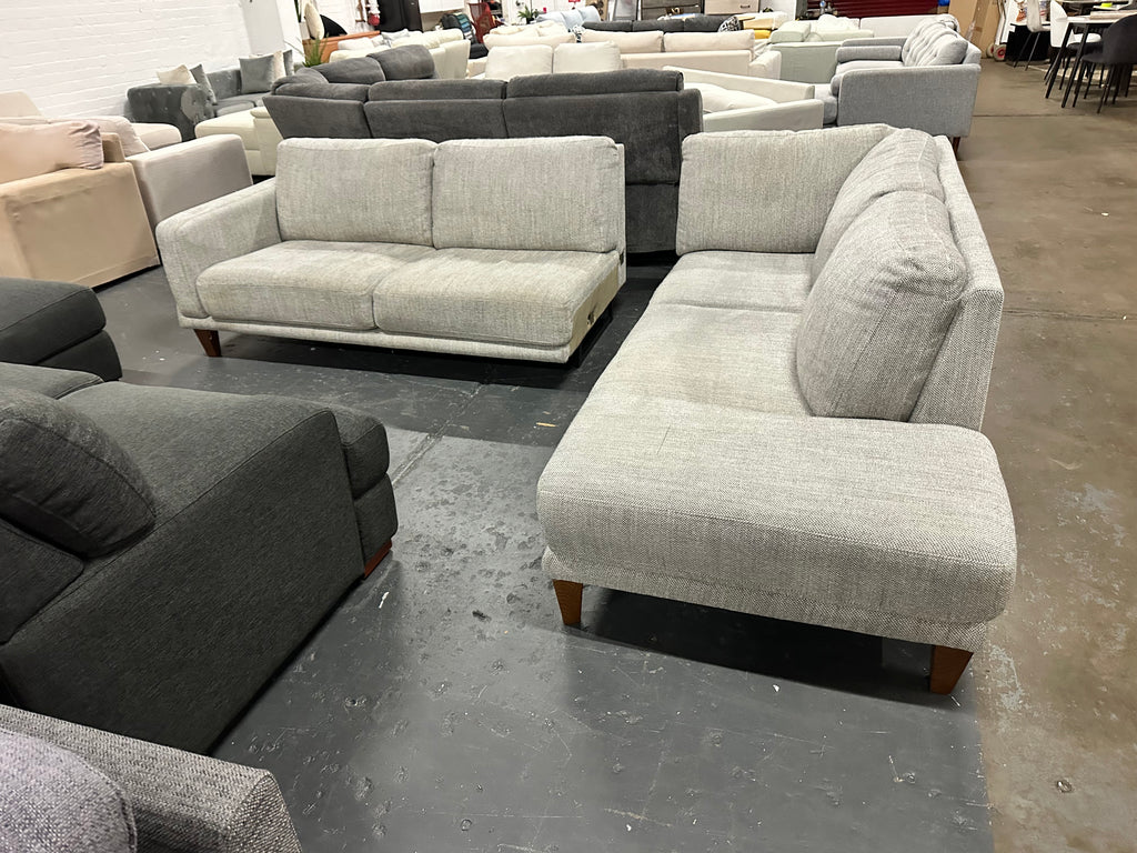 🔥 Massive Freedom Furniture L-Shape Sofa 🔥