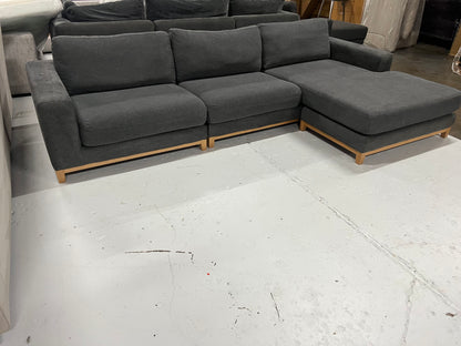 Large  reversible chaise Focus on L Shape sofa