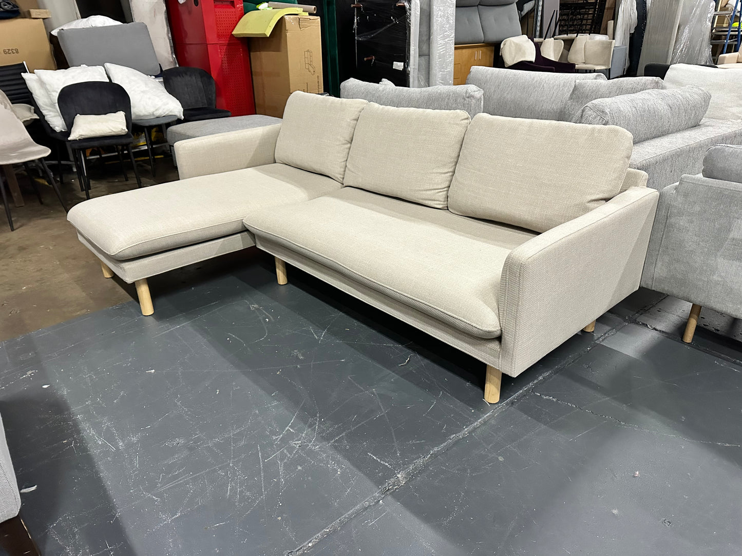 🔥 Lounge Lovers Compact Chaise Sofa – As New Condition 🔥