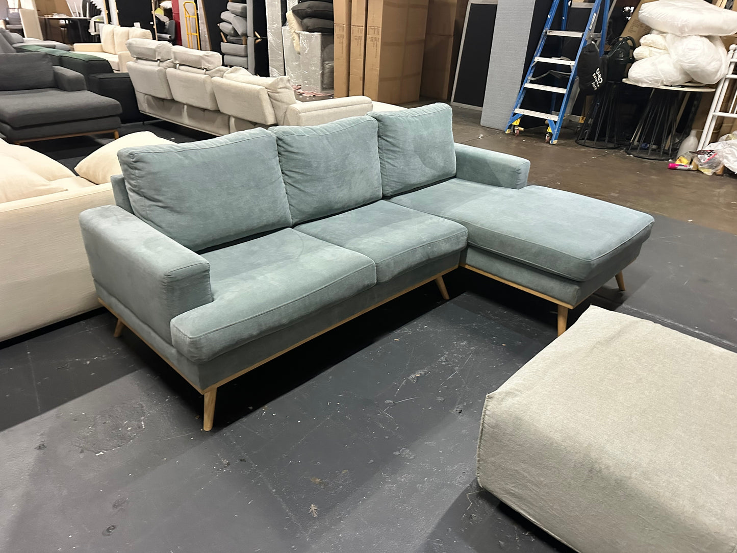 Lounge Lovers Long Island Modular Sofa – Premium Cream Linen

🛋️ Stylish Scandinavian L-Shape Sofa – $650 🛋️