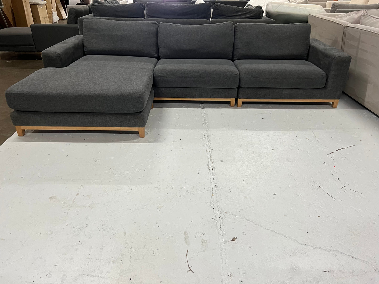 Large  reversible chaise Focus on L Shape sofa