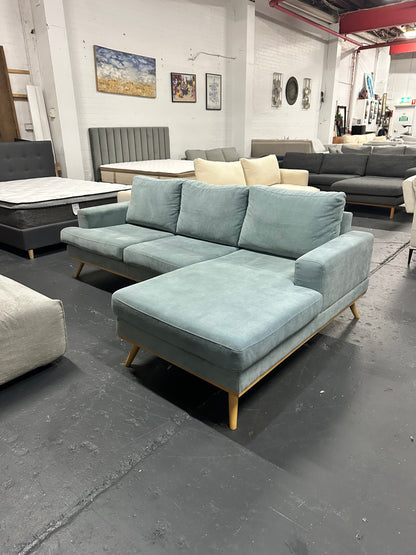 Lounge Lovers Long Island Modular Sofa – Premium Cream Linen

🛋️ Stylish Scandinavian L-Shape Sofa – $650 🛋️