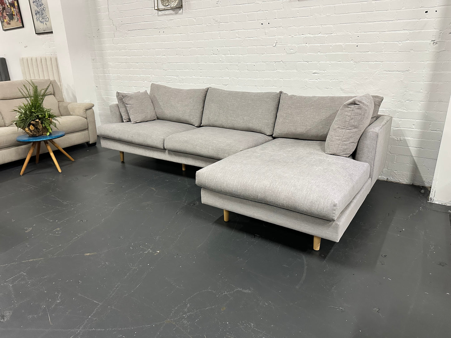 🔥 Freedom Furniture Designer Chaise Lounge – As New Condition 🔥