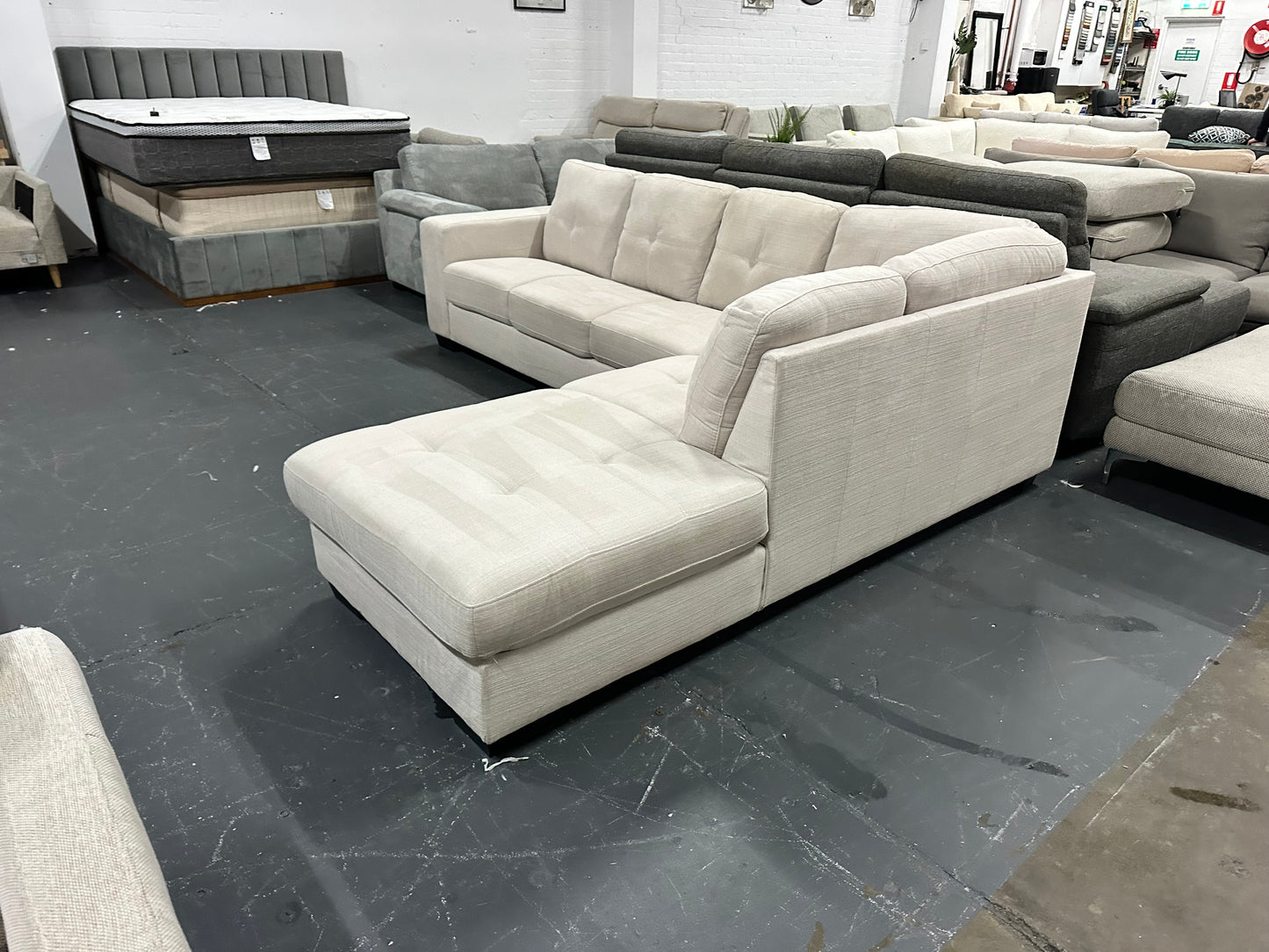 ✨ Tivoli 5 Seater Modular Sofa – As New Condition! ✨