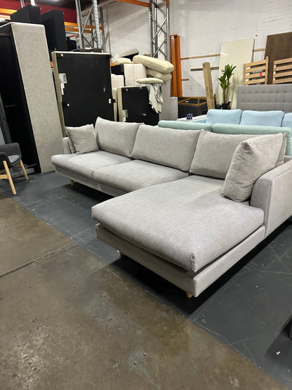 🔥 Freedom Furniture Designer Chaise Lounge – As New Condition 🔥