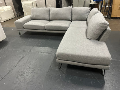 ✨ BEAUTIFUL MODERN DESIGNER L SHAPE SOFA! BRAND FOCUS ON!!! ✨
