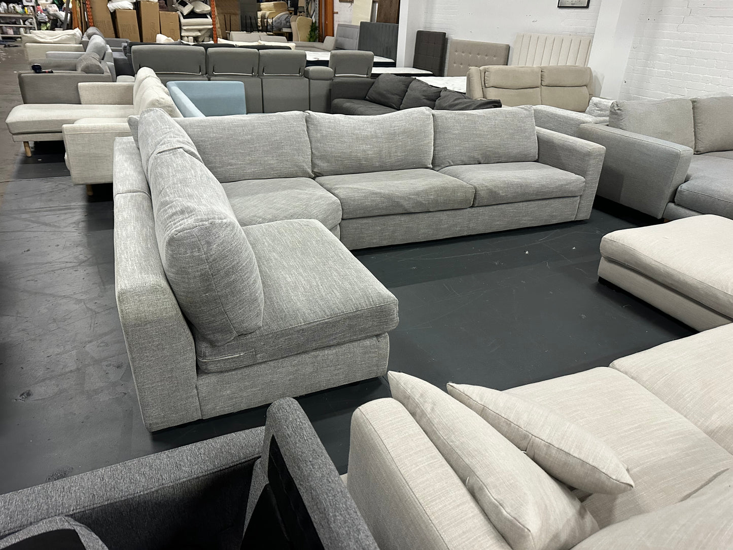 🔥 Massive Plush L-Shape Sofa! Ready to Go now!