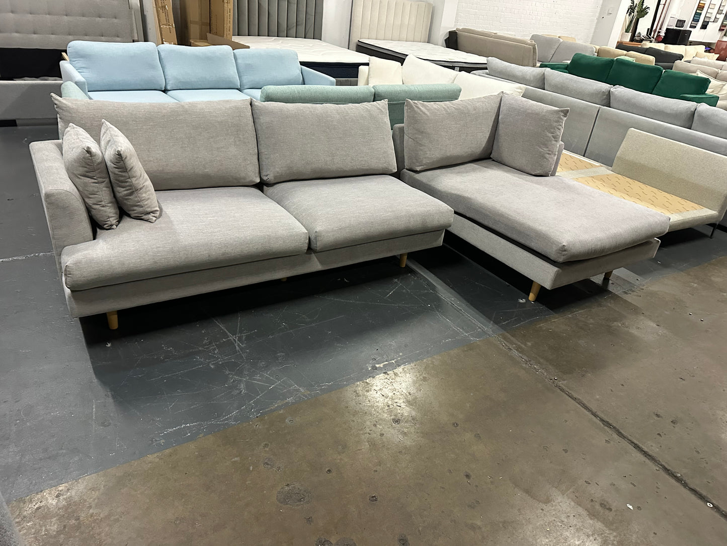 🔥 Freedom Furniture Designer Chaise Lounge – As New Condition 🔥