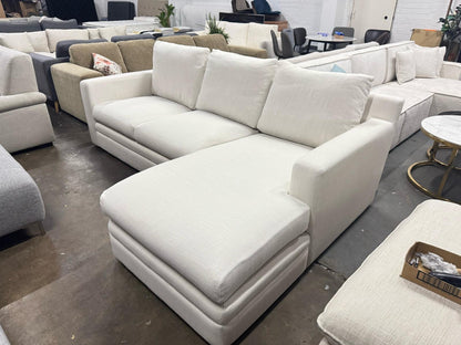 Extremely comfortable Australian made super sofa. West coast brand. RRP 4K out price $1150