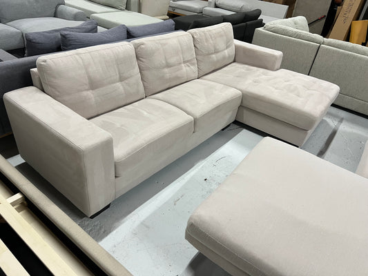 High Quality Fabric Sofa (Pre-Owned) All cushions attached and don’t move for ultimate comfort.