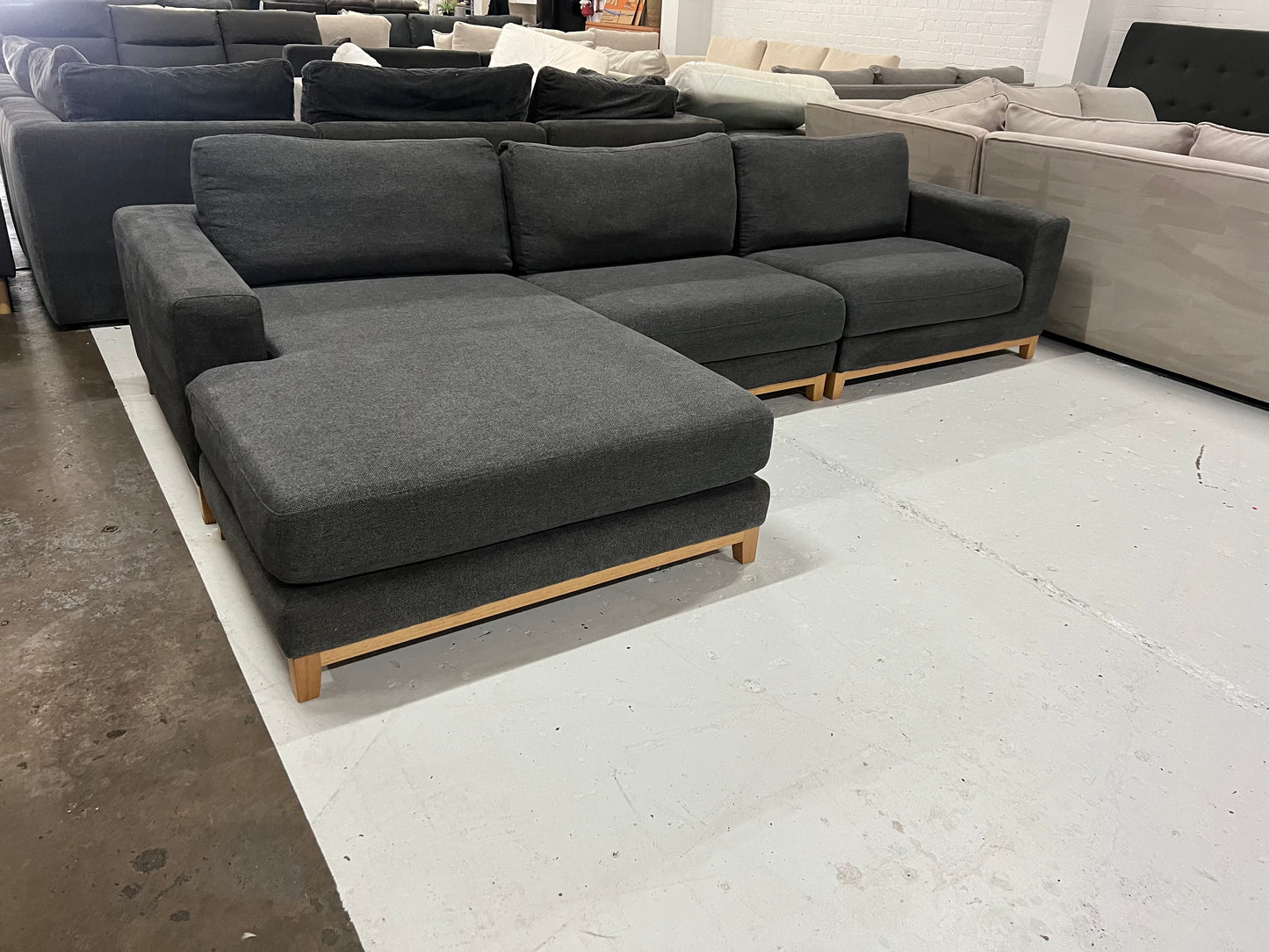 Large  reversible chaise Focus on L Shape sofa
