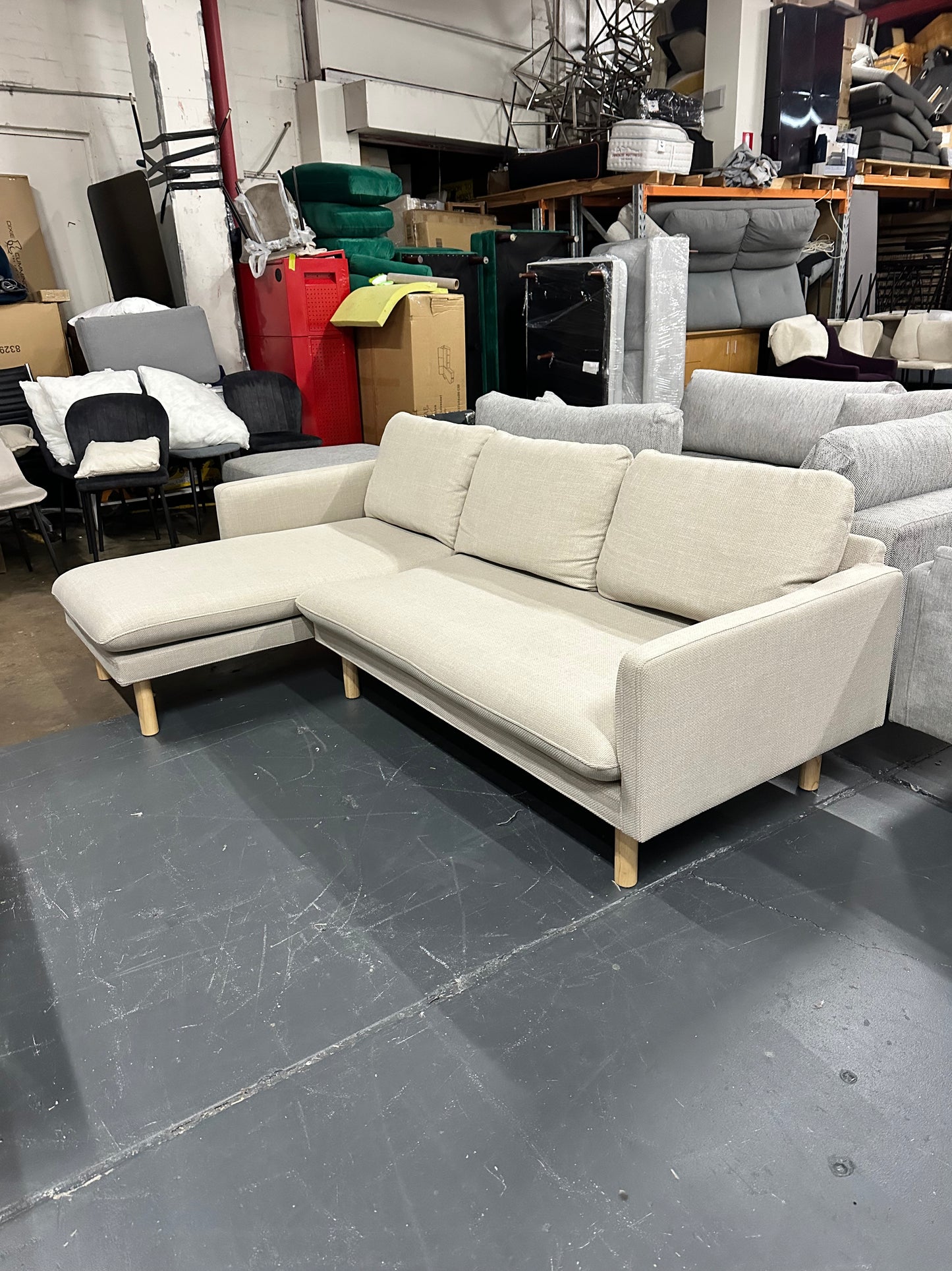 🔥 Lounge Lovers Compact Chaise Sofa – As New Condition 🔥
