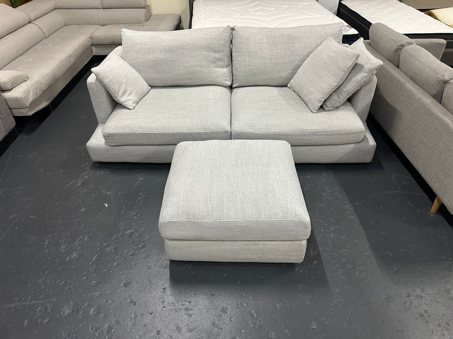 🔥 LOUNGE LIVERS LUXURY SOFA AND OTTOMAN– LIGHT GREY MODERN FABRIC 🔥