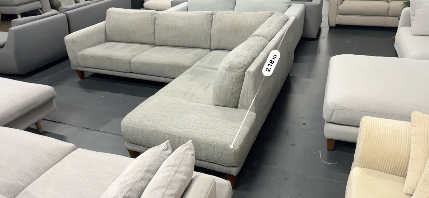 🔥 Massive Freedom Furniture L-Shape Sofa 🔥