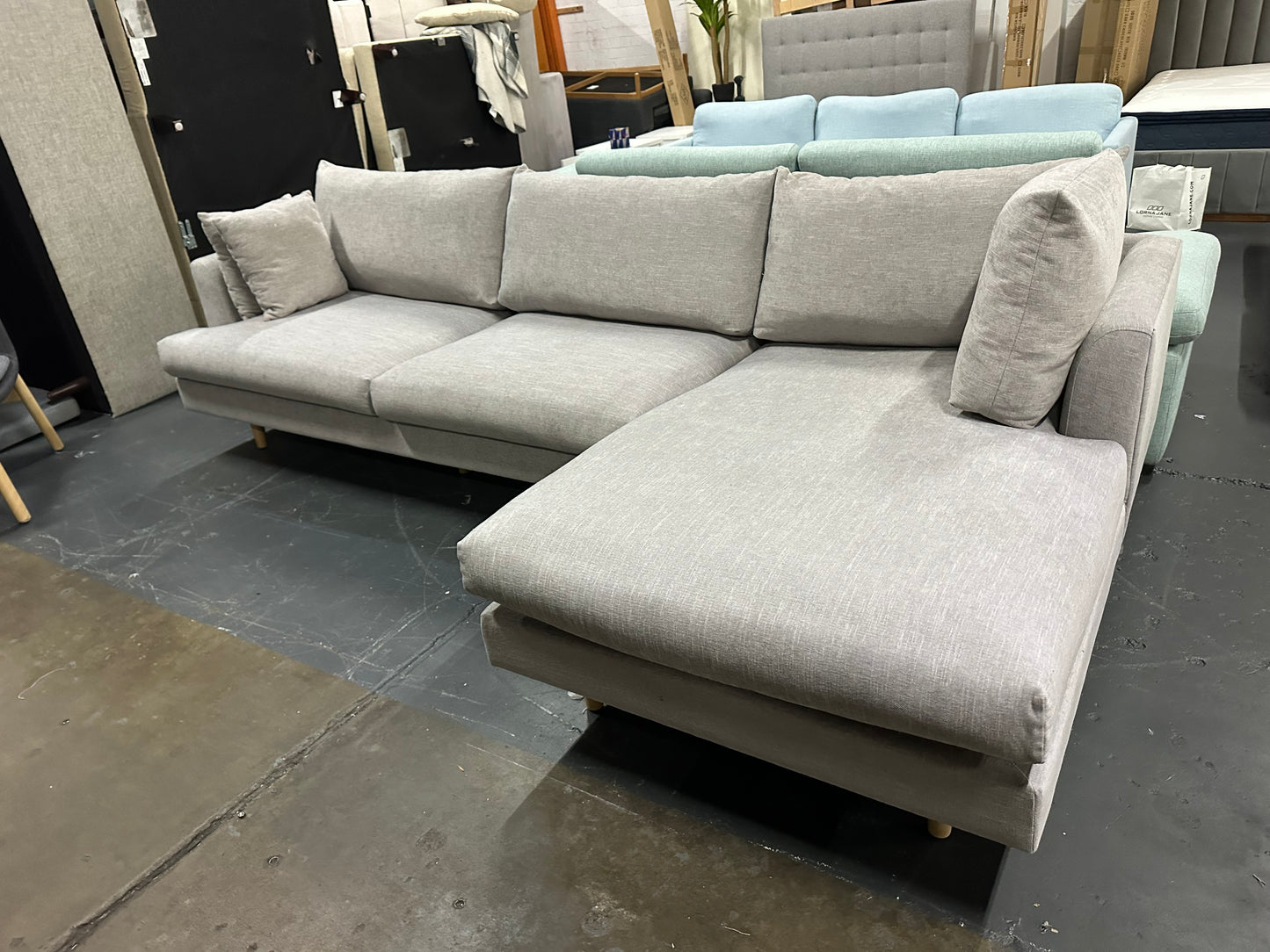 🔥 Freedom Furniture Designer Chaise Lounge – As New Condition 🔥