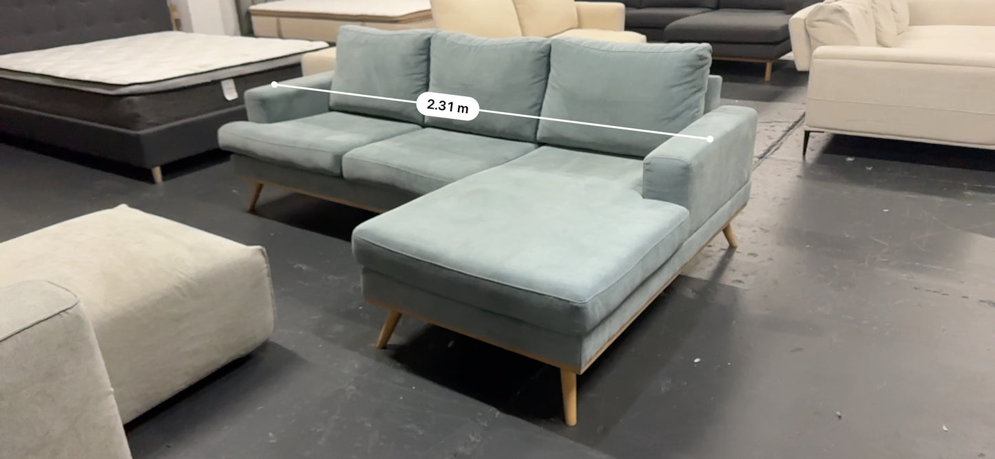 Lounge Lovers Long Island Modular Sofa – Premium Cream Linen

🛋️ Stylish Scandinavian L-Shape Sofa – $650 🛋️