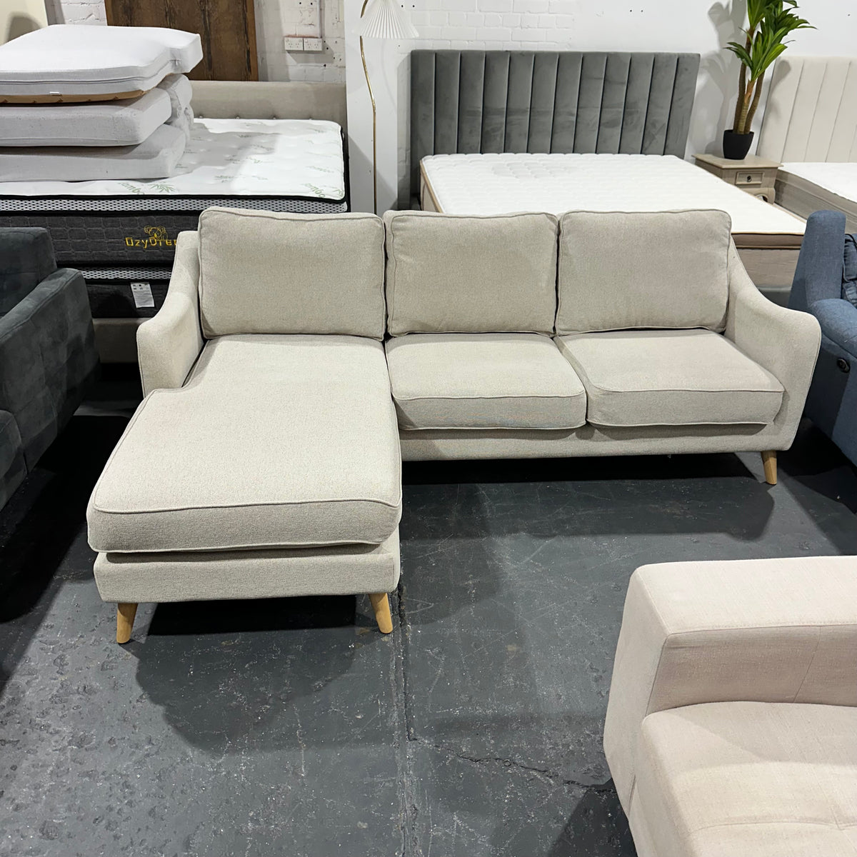 ✨ Freedom Furniture – Maddox Reversible Chaise Sofa | As New | $750 ✨